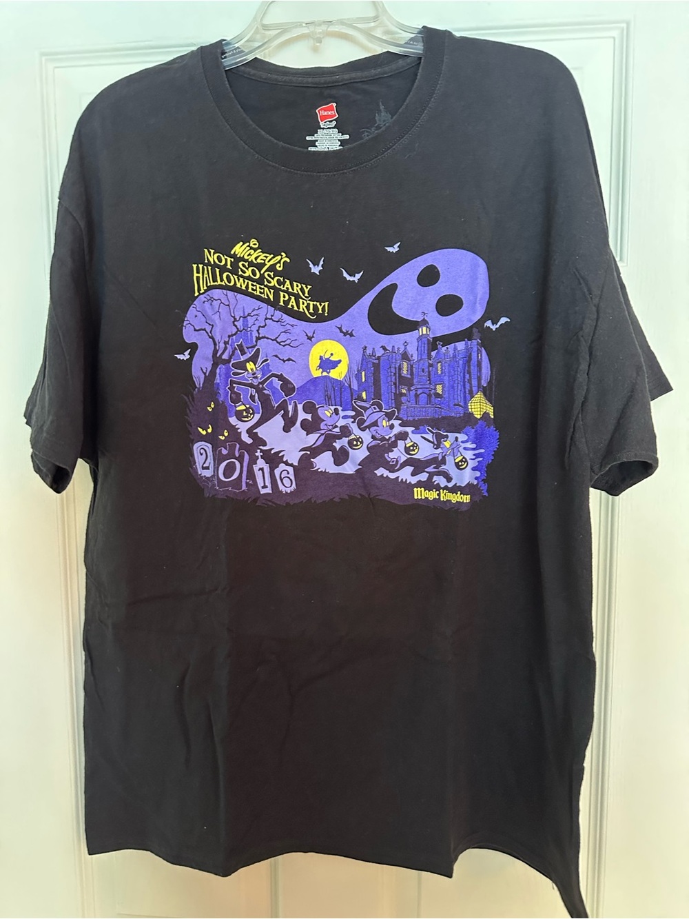 Disneys MNSSHP 2016 Black Short-Sleeve Halloween Graphic Tee with Purple Print